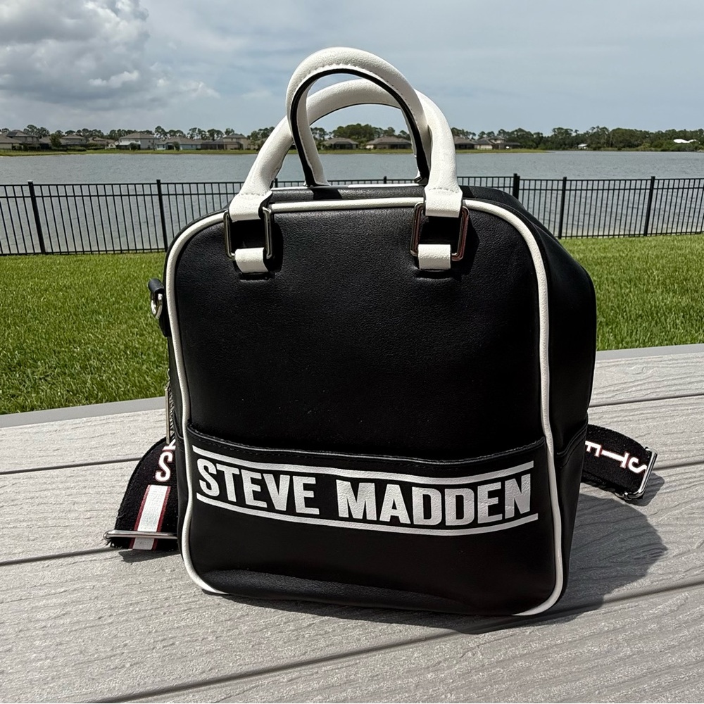 STEVE MADDEN UNISEX BLACK & WHITE BACKPACK/SHOULDER BAG